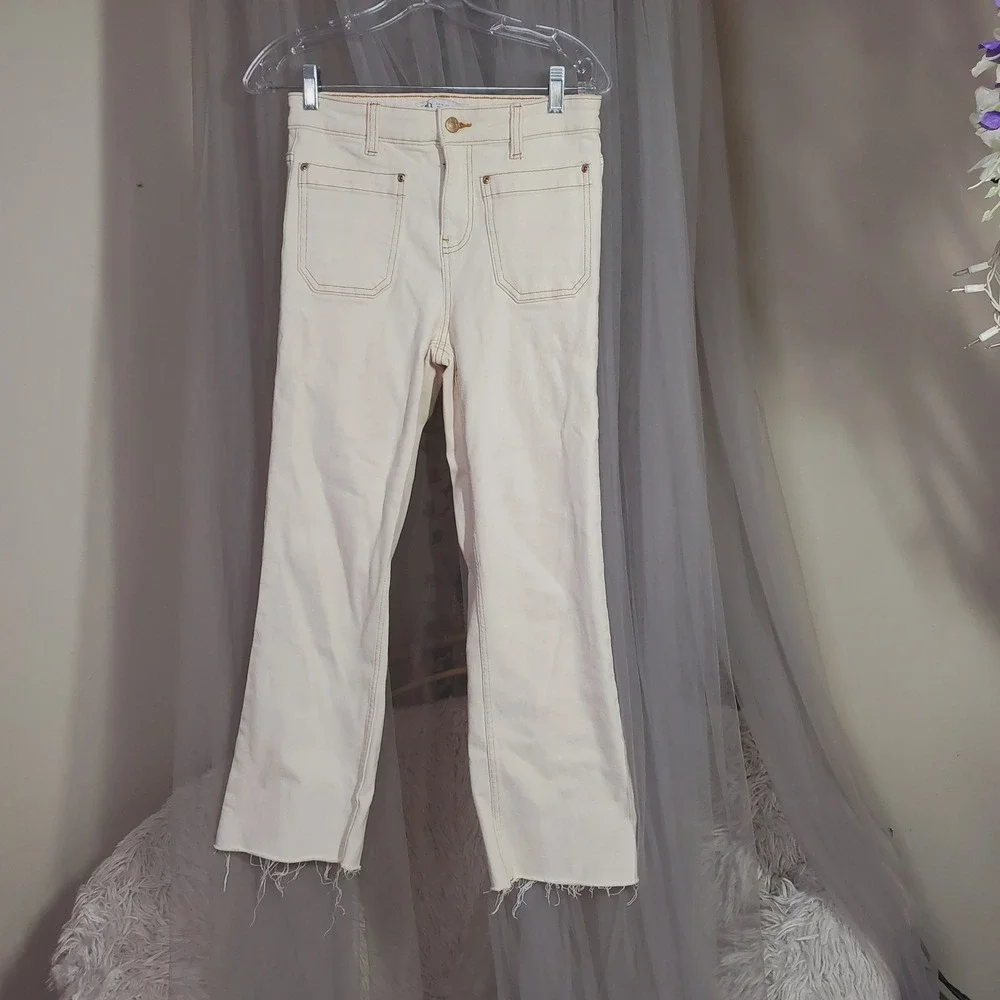 Zara Clean Girl Coastal Granddaughter Straight Leg Jeans Ecru Raw Hem Size 4